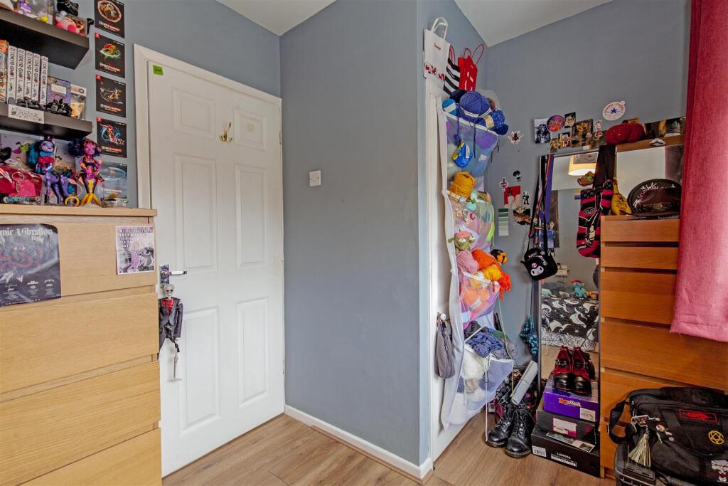 Bedroom 2-2.jpg