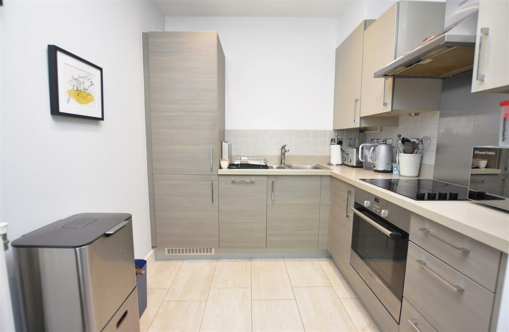 Kitchen.JPG