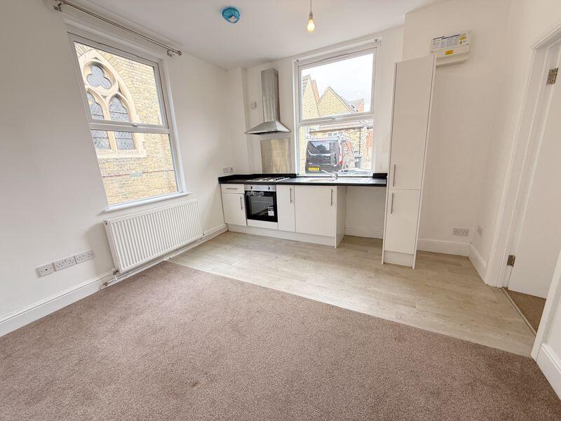 Lounge/Kitchen