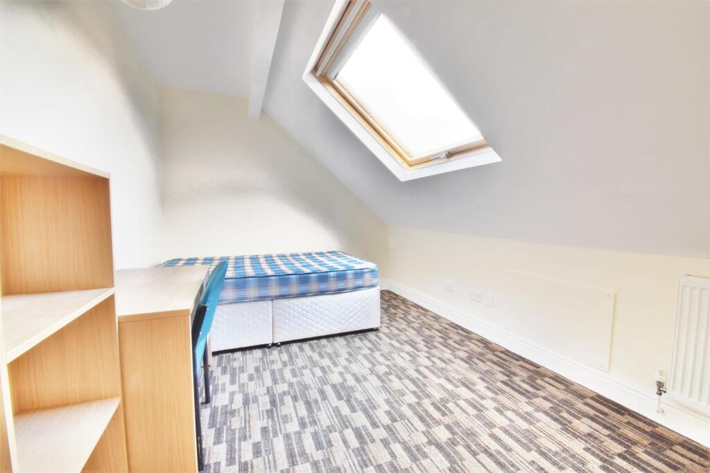 Room 2.jpg