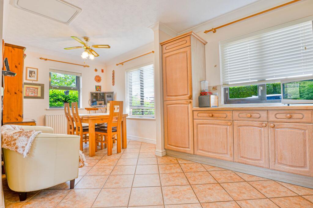 Kitchen/Breakfast Room