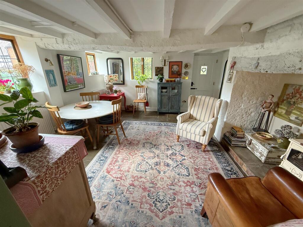 Sitting/Dining Room