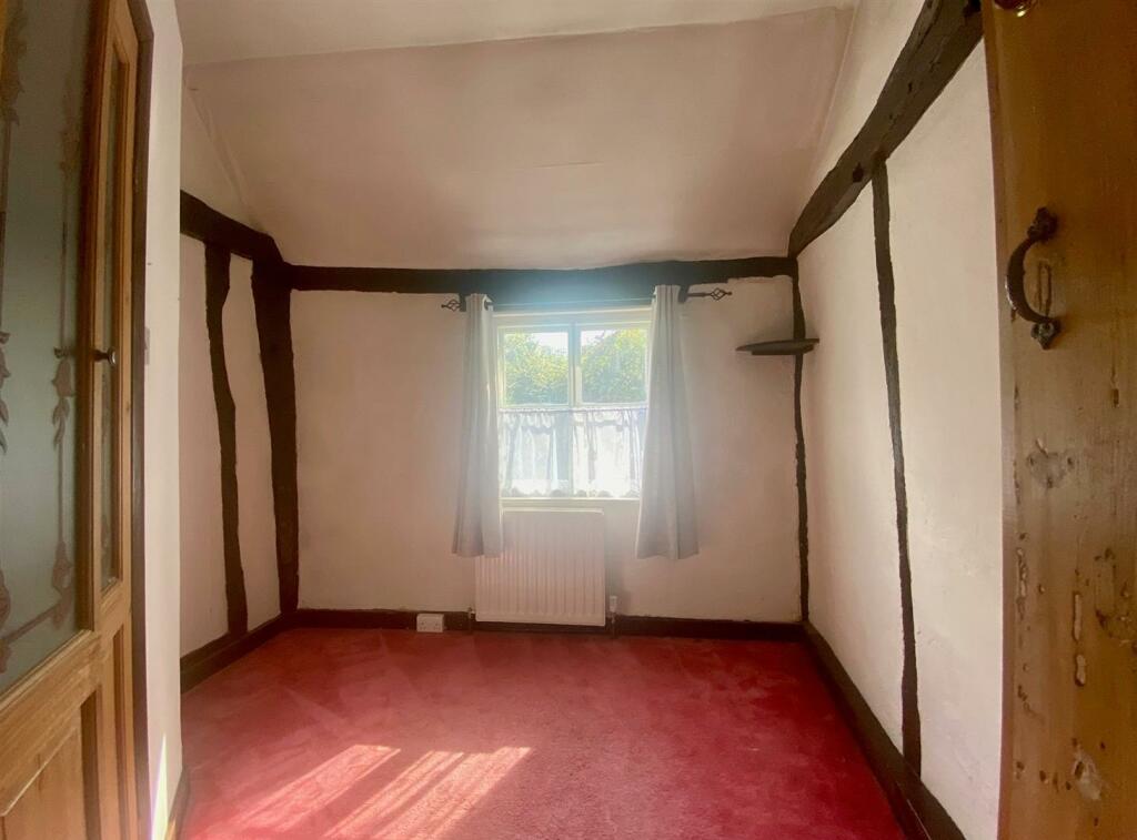 Bedroom 2-Dressing Room.jpg