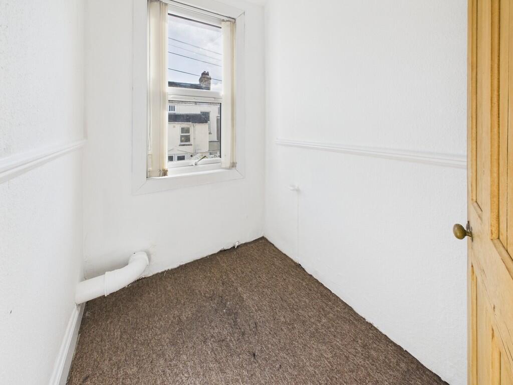 CAM03974G0-PR0204...