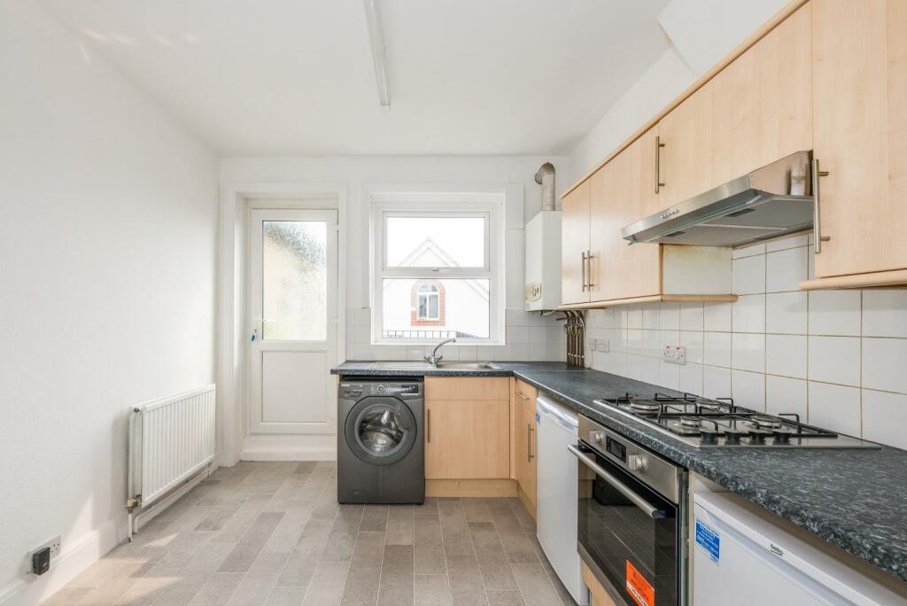 3 West Court, 230 Portland Road -2.jpg