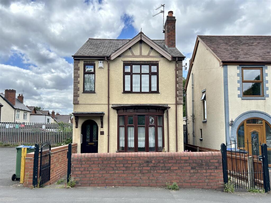 Beauty Bank Cradley Heath 1.jpg