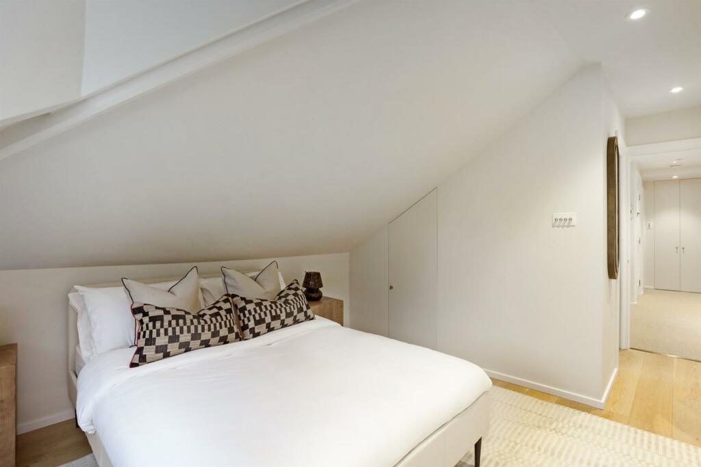 Tedworth-Property-For-Sale-Gledhow-Gardens-SW5-13.