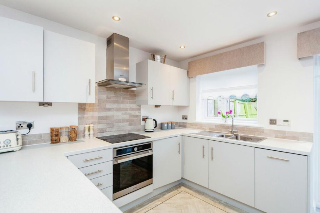 Lounge / Kitchen