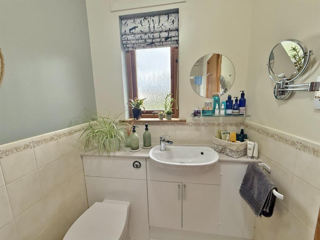 Ensuite shower room