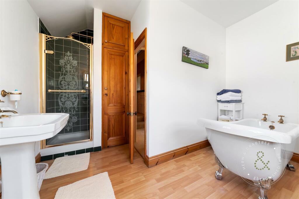 Ninian Road, Roath, Hern Crabtree (32).jpg