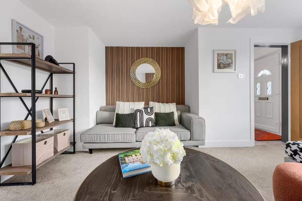 23 Oathills Drive-016.jpg