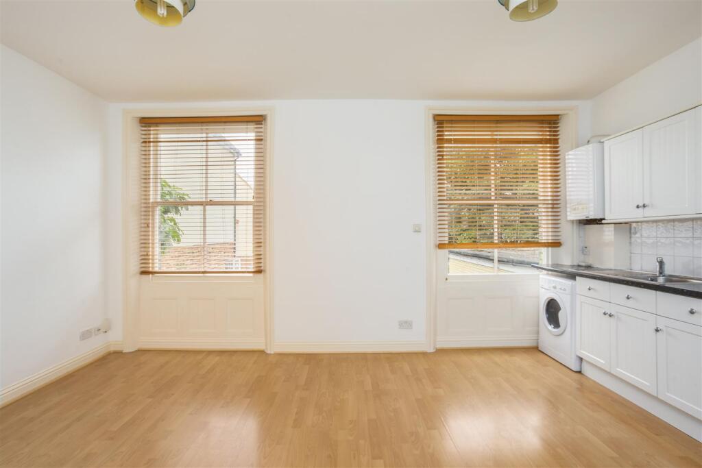 Flat A 302013 (10).jpg