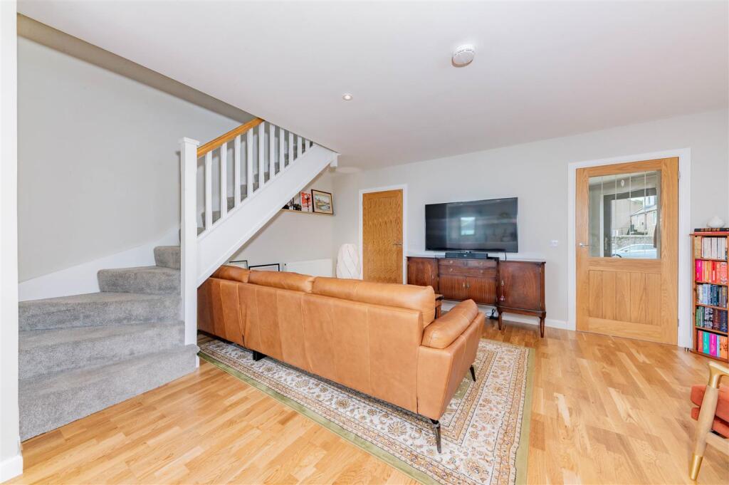 3C Castle Street Newtyle-10.JPG