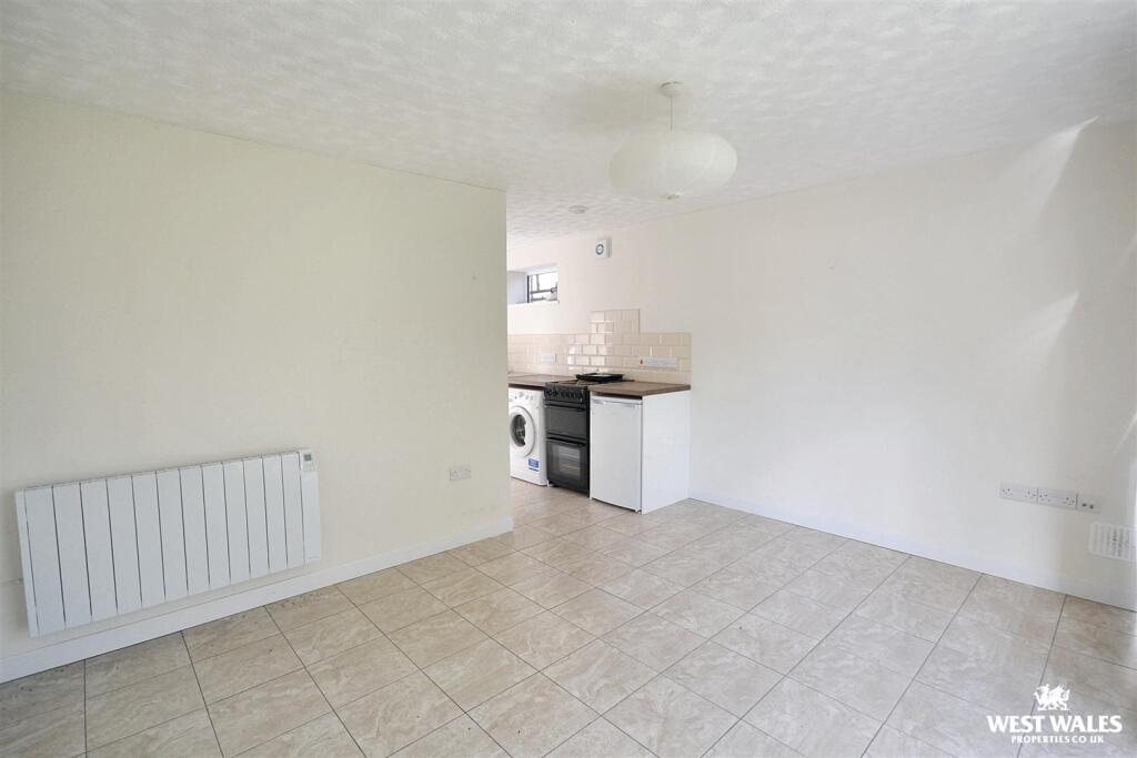Living room/dining room