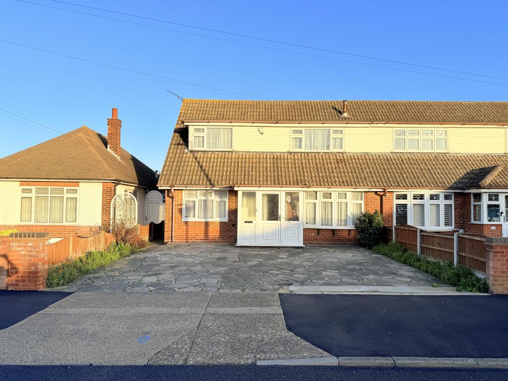 Blackshots Lane, North Grays 