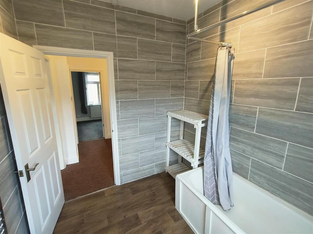 BATHROOM 1.jpg