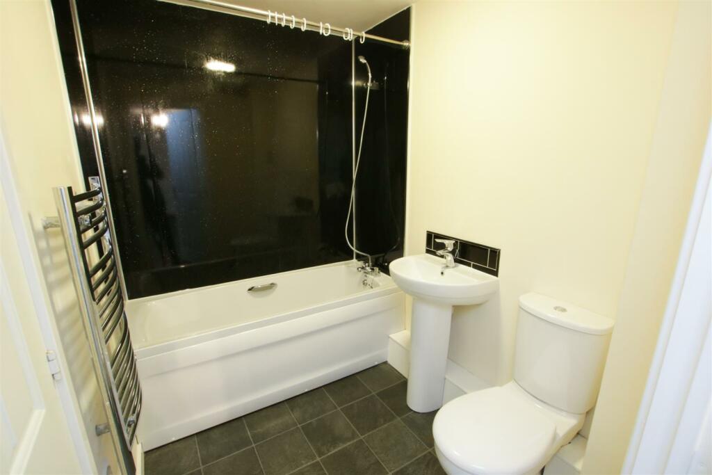 MODERN BATHROOM