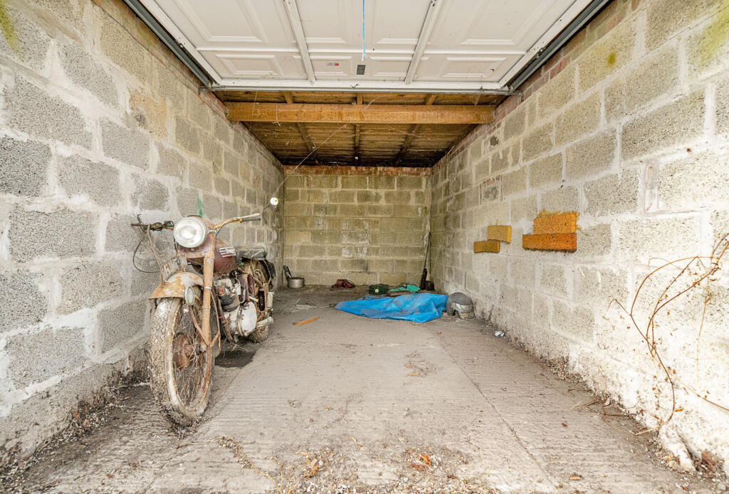 4-681bad82cd9fd-1...