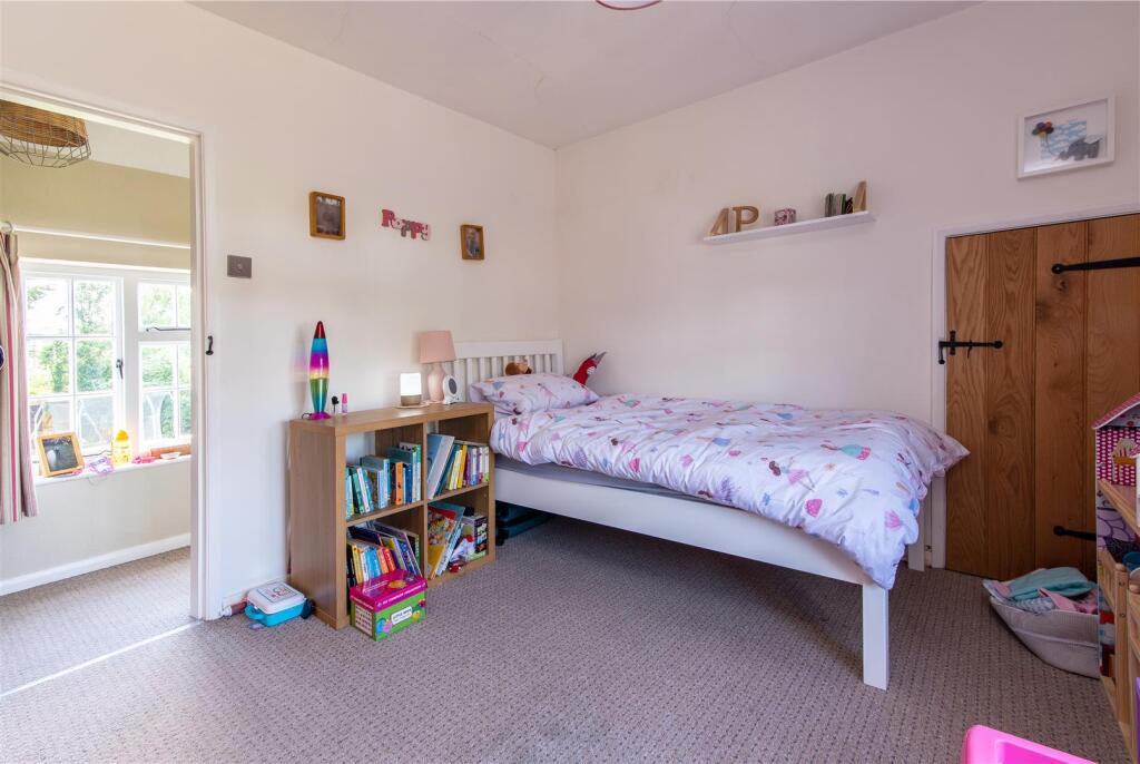 5 Scrimshire Lane-Hi-13.jpg