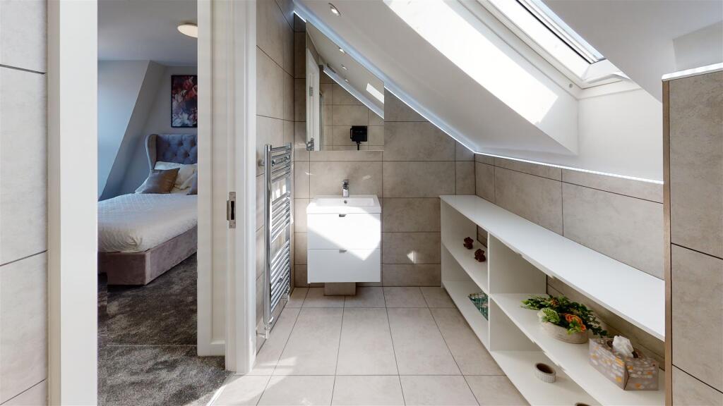 7. Lochaline-Street-Bathroom.jpg