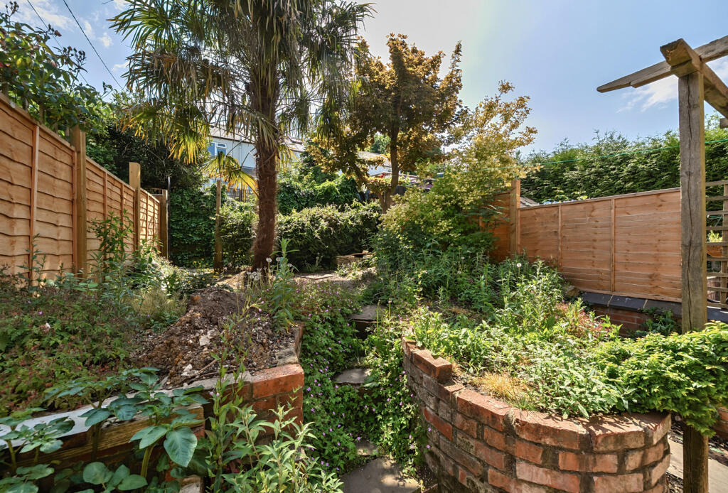 1297124-17-682dde...