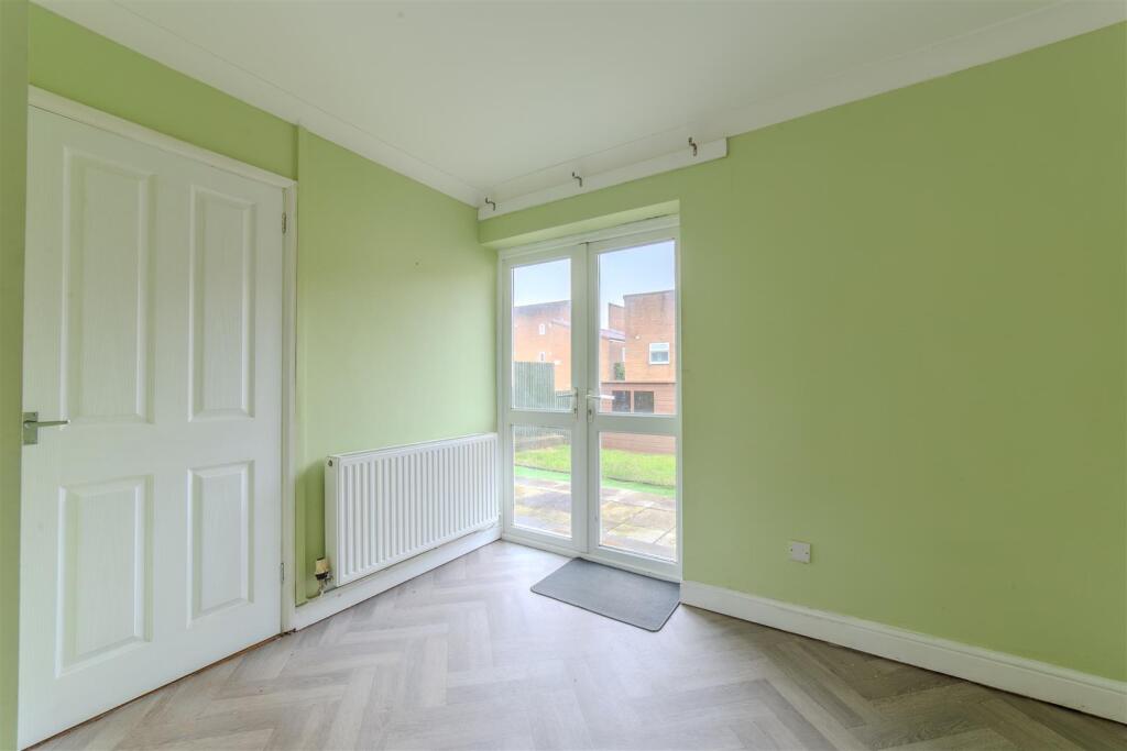 182 Charlton Greenmeadow-11.jpg