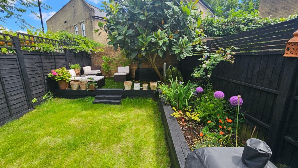garden shot from venddor.jpg