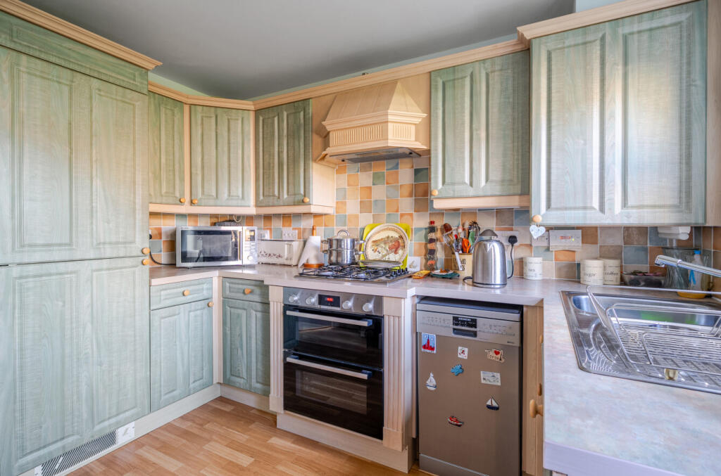 1372734-15-68fb89...