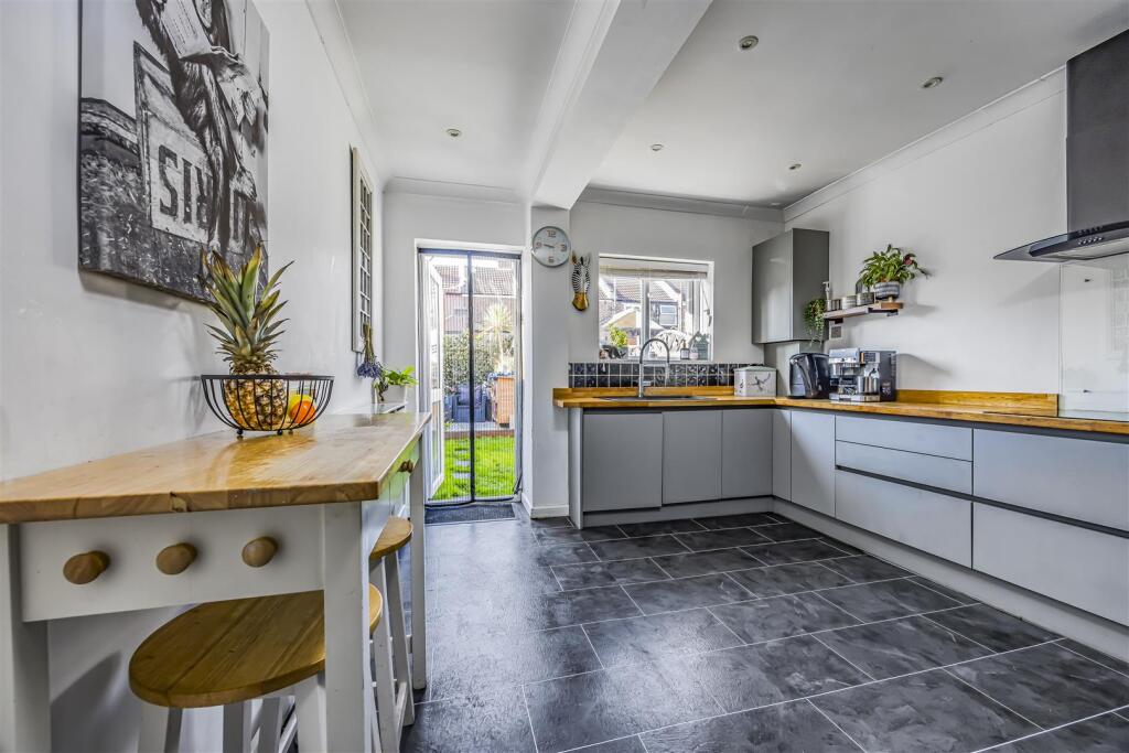 194 Newcome Road, Fratton-PorticoMarketing-SoldBy-