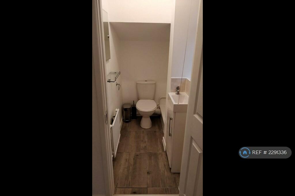 Spare Toilet/Wc