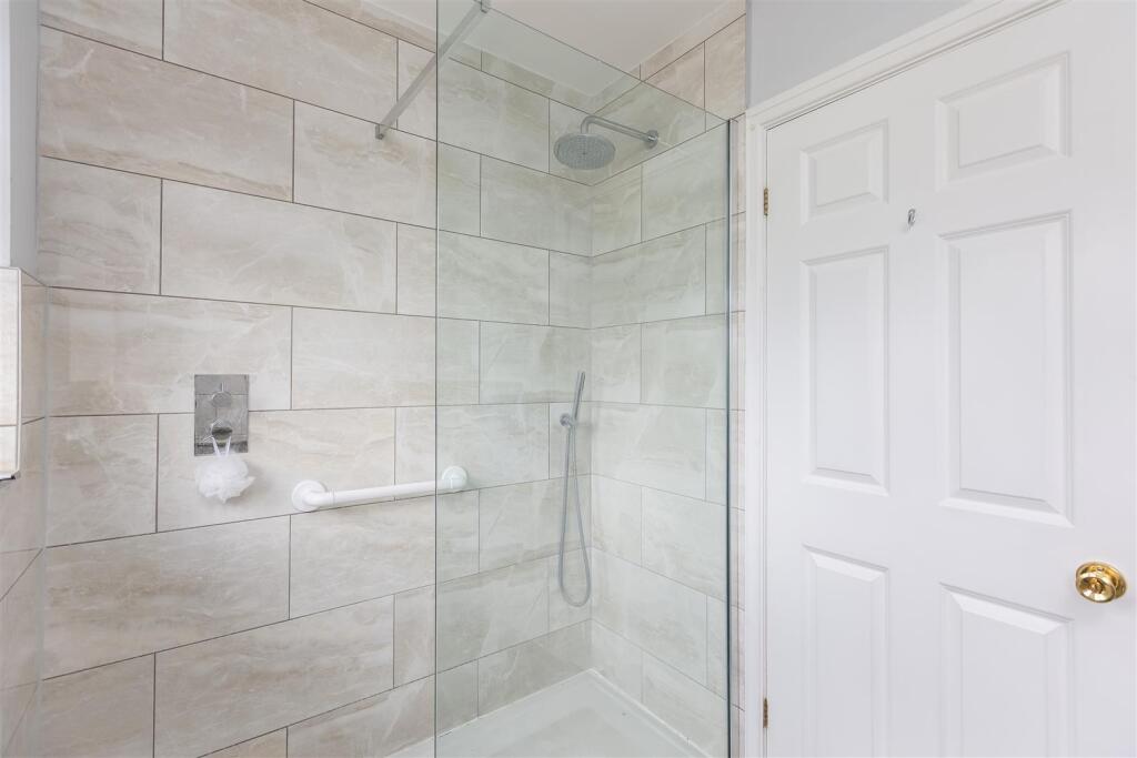 Ryedale Close 11 Shower Room-2.jpg