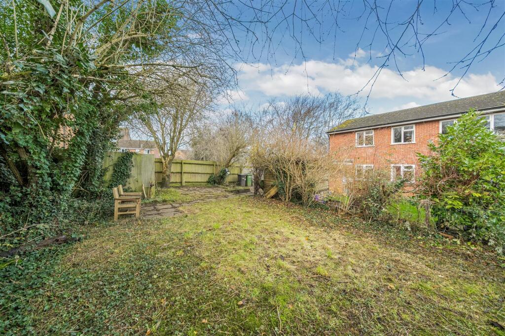 4 Baden Powell Cresent, Towcester (21).jpg