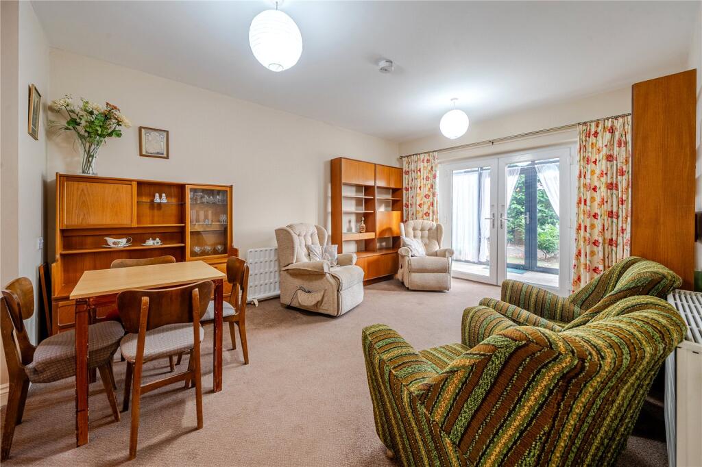 Sitting/Dining Room