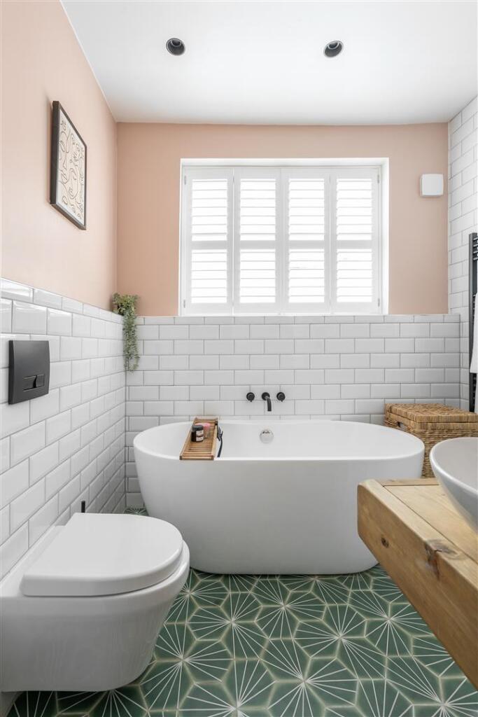 Colchester Road, E10