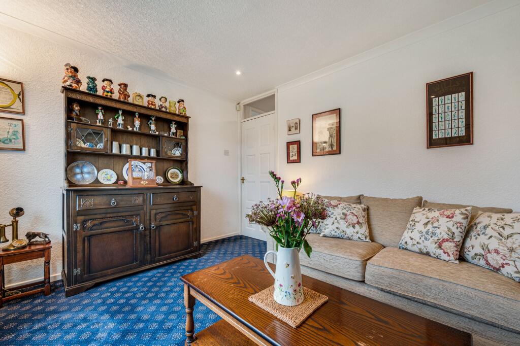 Bedroom 3 / Second Lounge