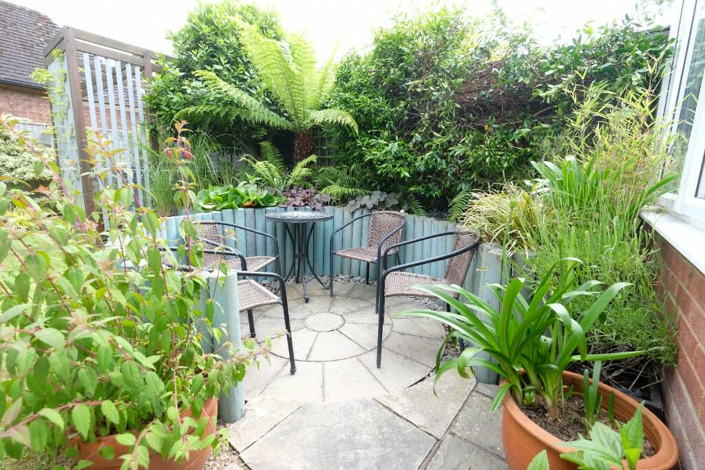 GARDEN 