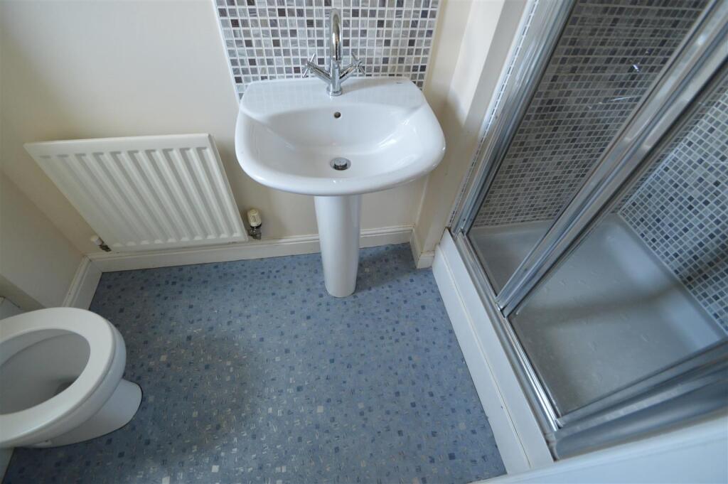 130Bold-Ensuite.JPG