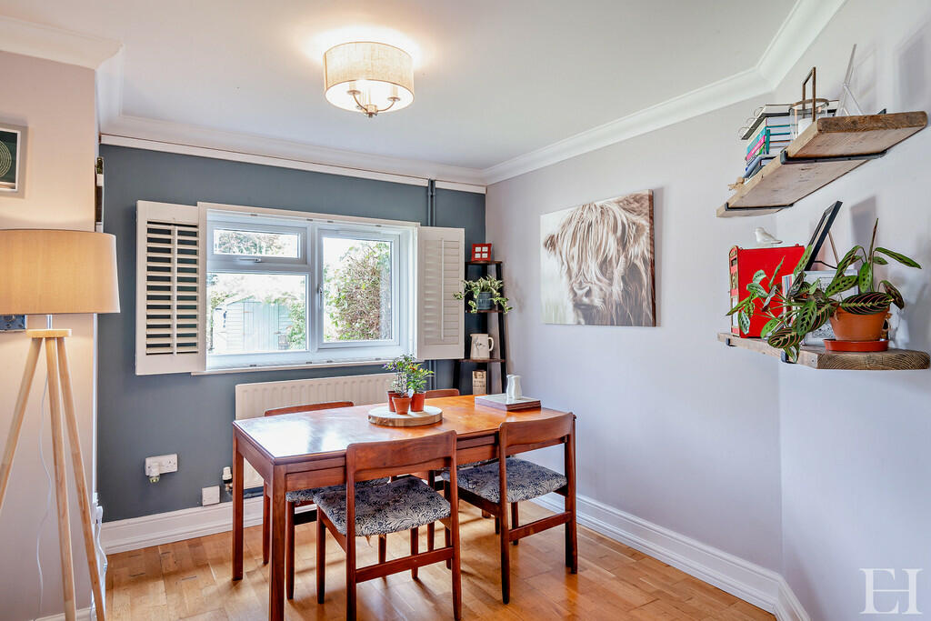 8619074-interiorW...