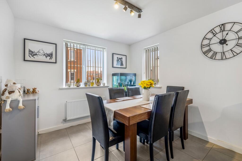 8 Swift Gardens (Kirton)-13