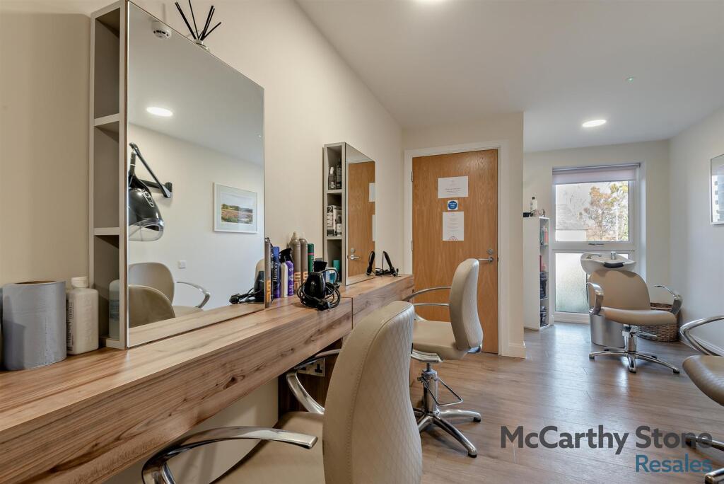 8638466-interior16-800.jpg