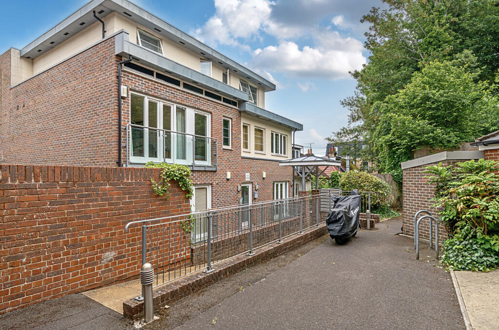 1300190-1-684ff5a...