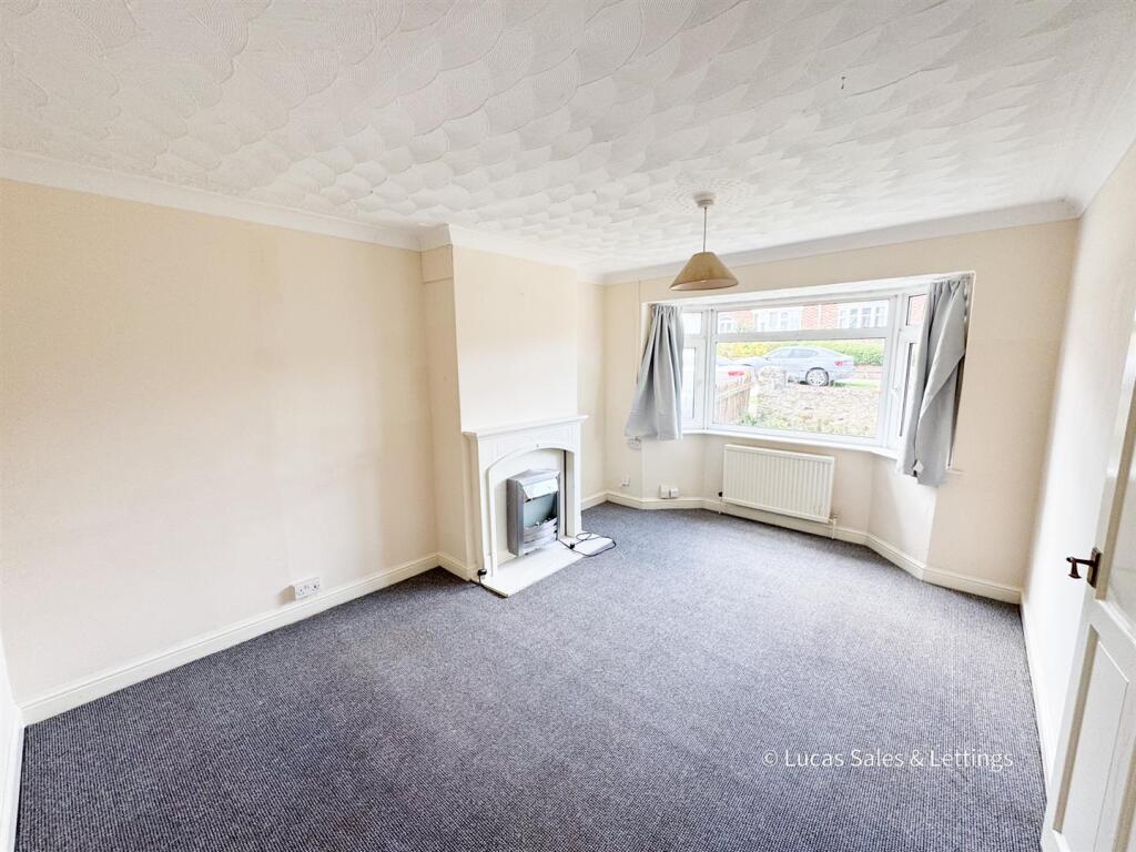 15 Hillside Ave Kettering-05.jpg