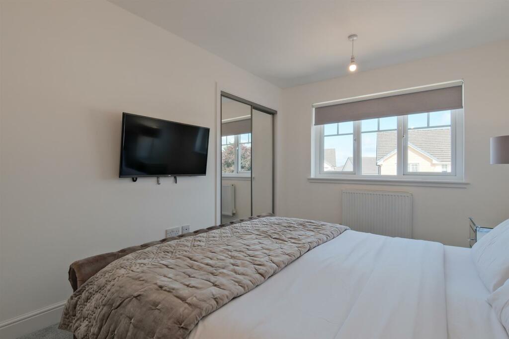 024-5 Curriefield View, Cleland ML1 5GQ.jpg