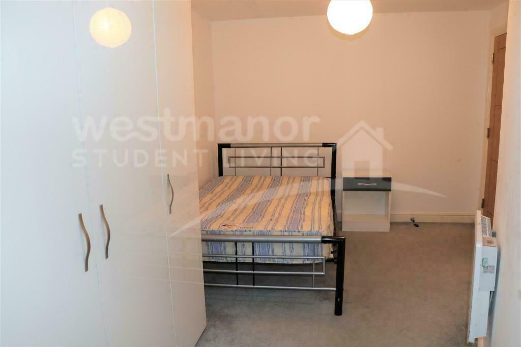 FLAT 4 ROOM 2
