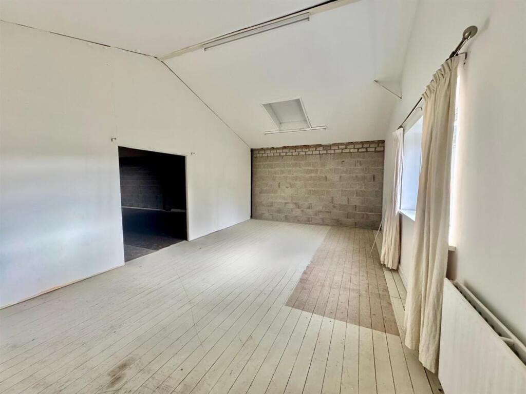 PHOTO-2025-08-09-07-37-33 (3).jpg