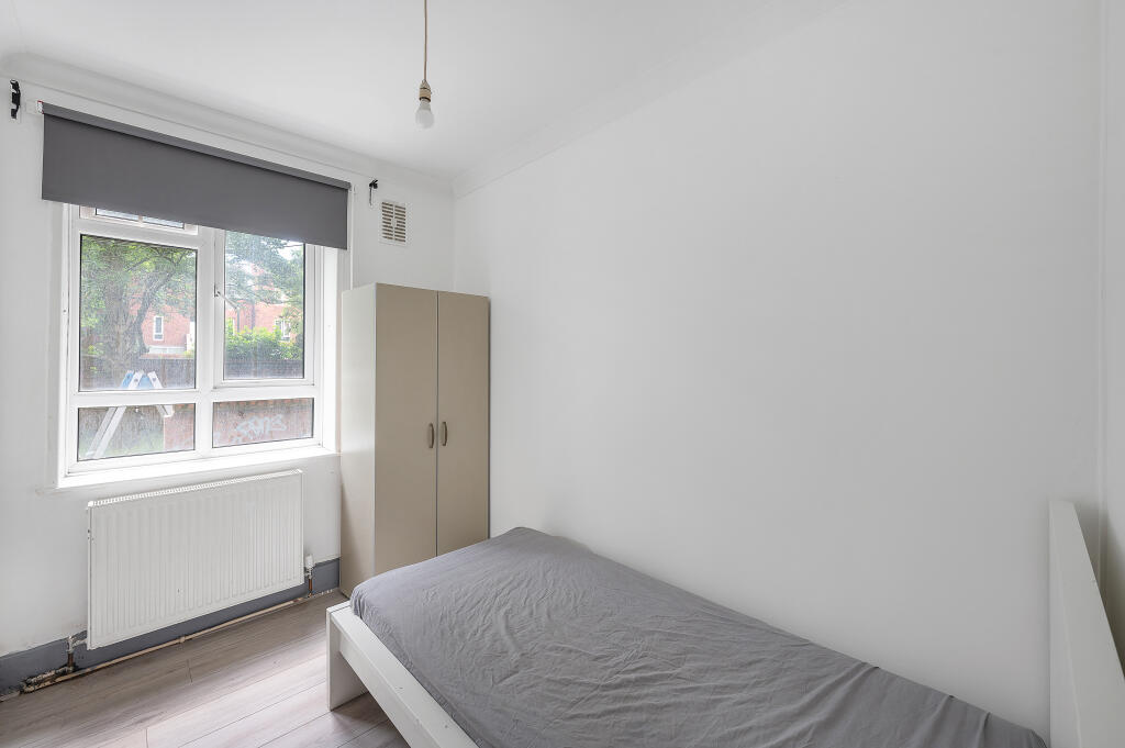 21 White&#39;s Square-7