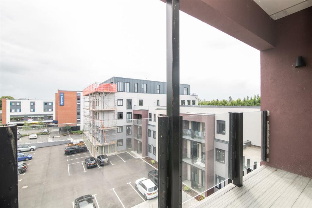 Apt169,548Streetsbrook-19.jpg
