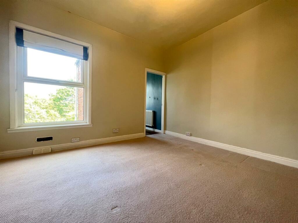 USE bedroom 1 (3).jpg