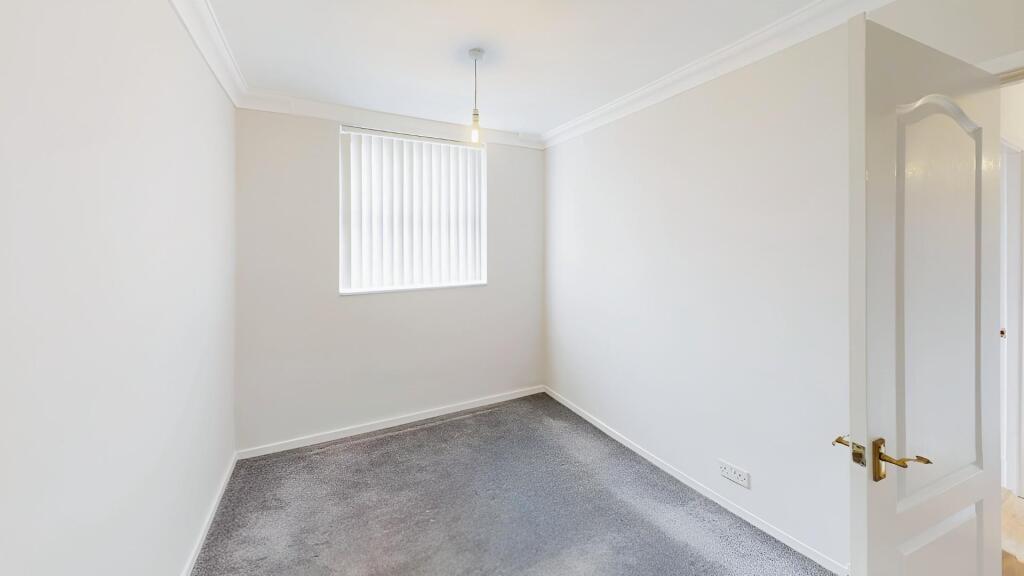 245c4e8a-12-Malcolm-Court-Bedroom 202.jpg