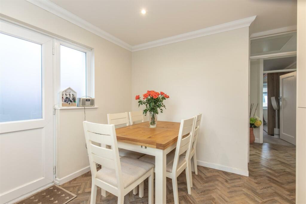 7 Leeward Road23.jpg